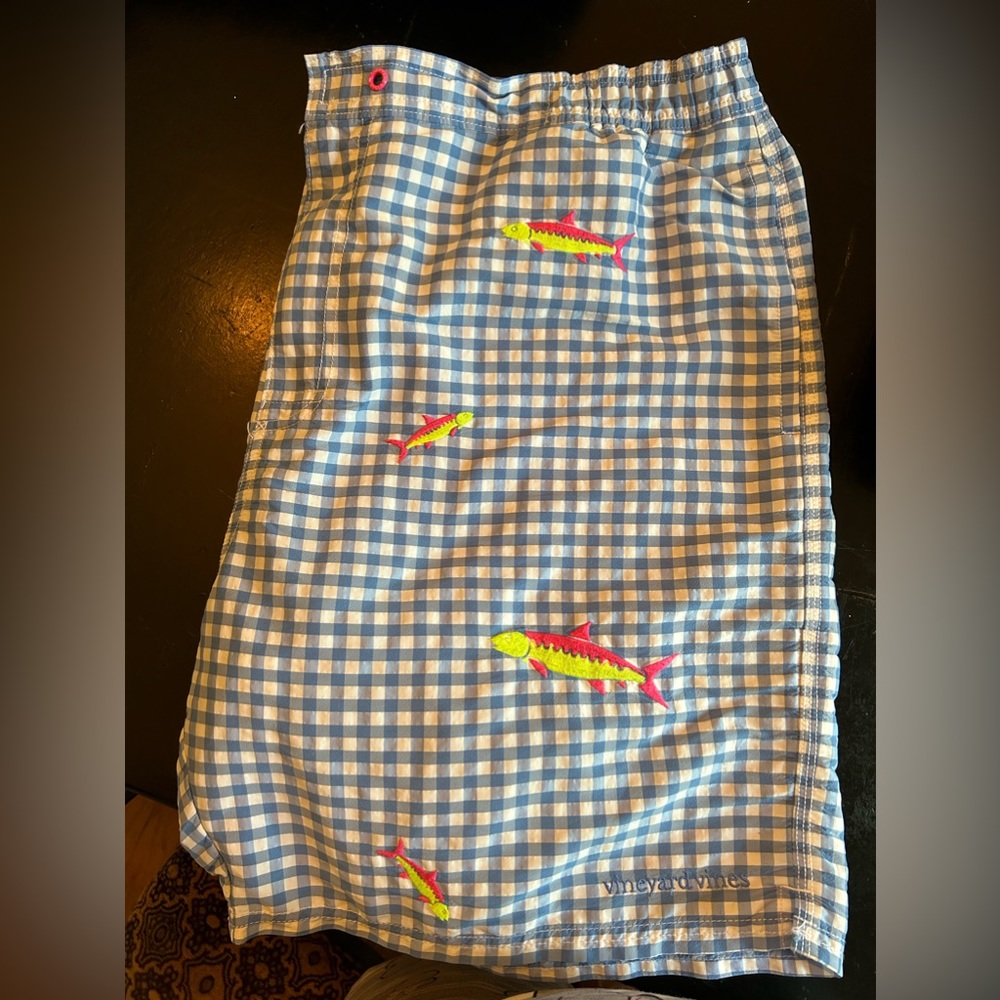 BUNDLE 5/$25 Vineyard Vines swim trunks